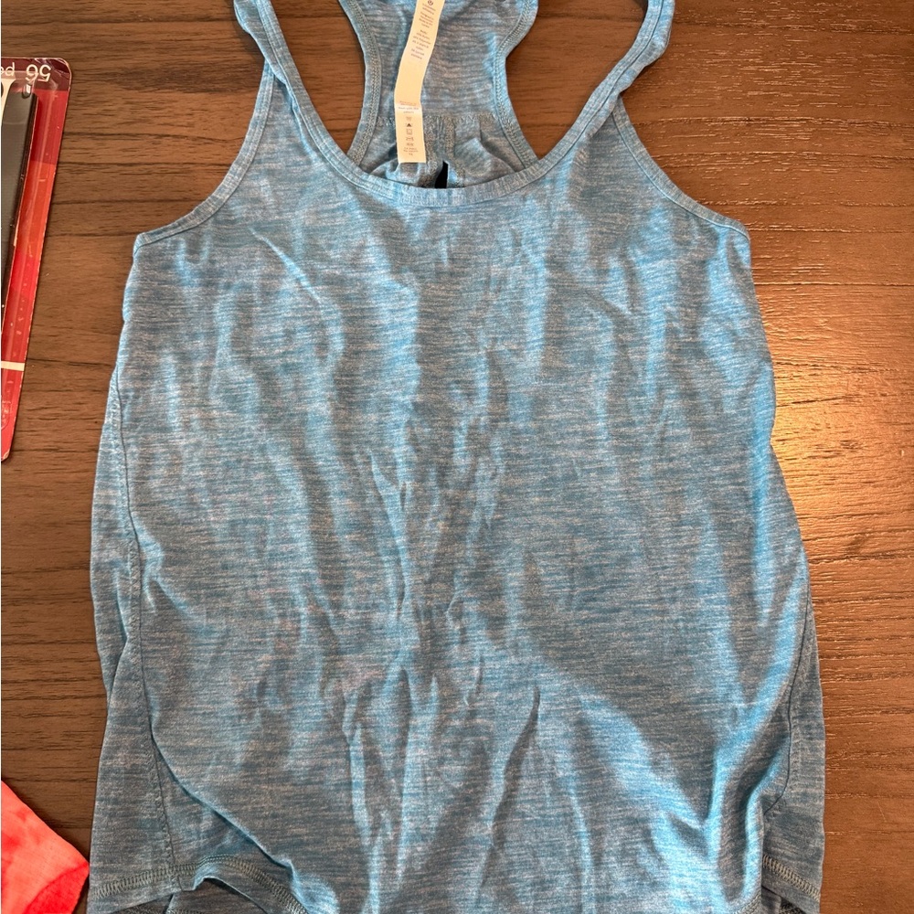 Lululemon size 4